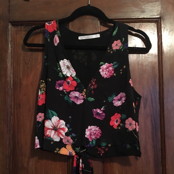 Zara Tops - Zara black floral sleeveless crop top